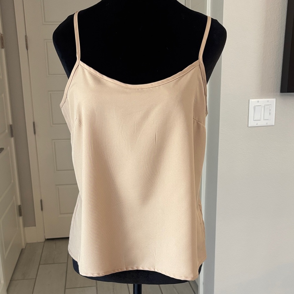 Halogen  Floral Lace Elbow Sleeve Top in Camel Size S NWT - Picture 9 of 9